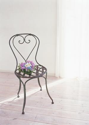 東京のアンティーク家具の買取・販売店